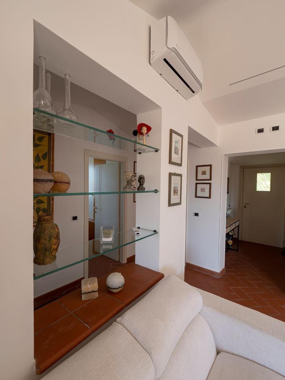 Apartment Utilia Into The Wild