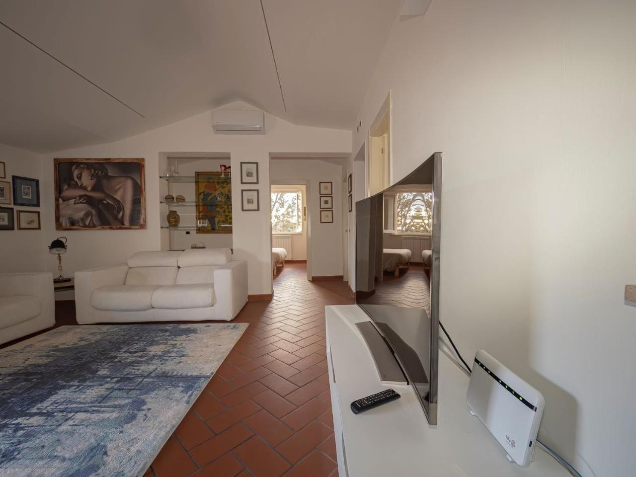 Utilia Into The Wild Apartment